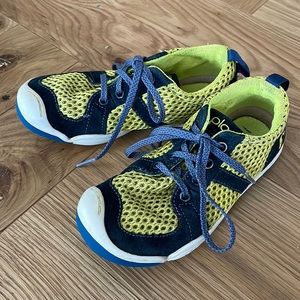 Plae Miles yellow and navy washable lace-up sneaker